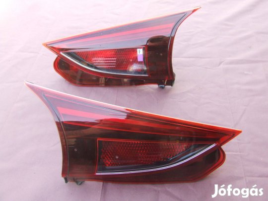 Mazda 3 BM hátsó lámpa 2014-től ledes