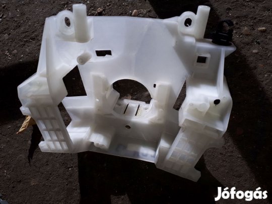 Mazda 3 -09 Bajuszkapcsoló Konzol