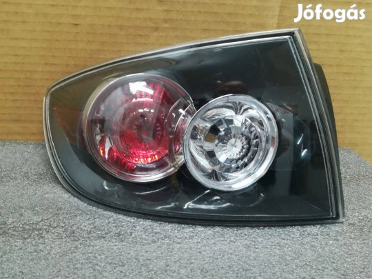 Mazda 3 hátsólámpa bal és jobb 2006 -> 2009 fekete üres