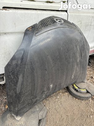 Mazda 3 motorháztető géptető fekete 