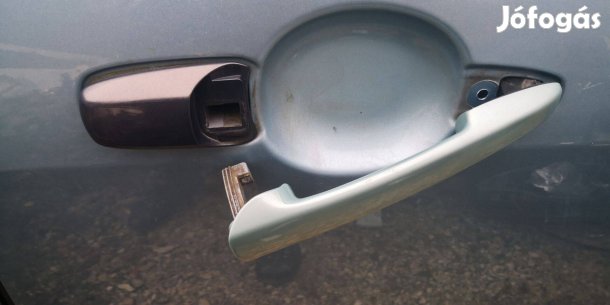 Mazda 5 tolóajtó külső kilincs tipikus törés, raktárról