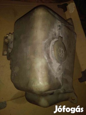 Mazda B2200 Ablakmosó Tartály + Ablakmosó Szivattyú