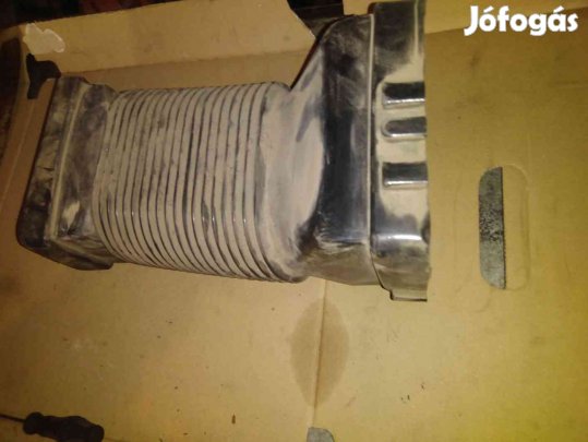 Mazda B2200 Levegőcső