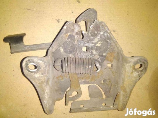 Mazda B2200 Motorháztető Zárszerkezet