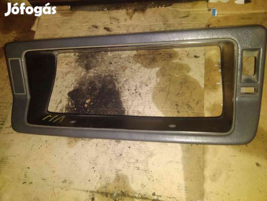 Mazda B2200 Óraegység / Kilométeróra Keret