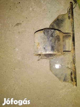 Mazda B2200 Tartó Bak