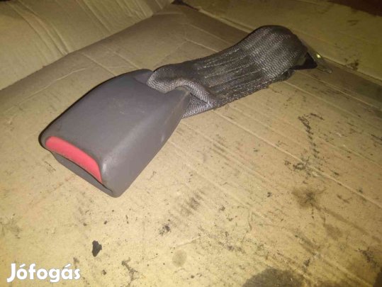 Mazda B2500 Hátsó Biztonsági Öv Csatlakozó