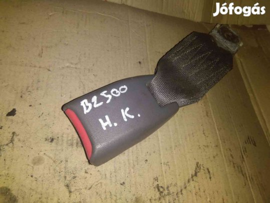 Mazda B2500 Hátsó Középső Biztonsági Öv Csatlakozó