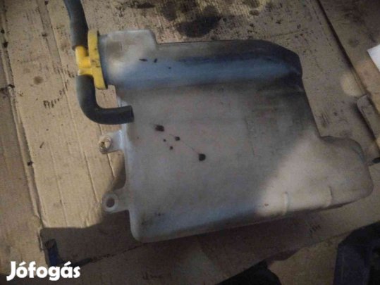 Mazda B2500 Kiegyenlítő Tartály
