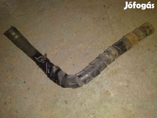 Mazda B2500 Vízcső