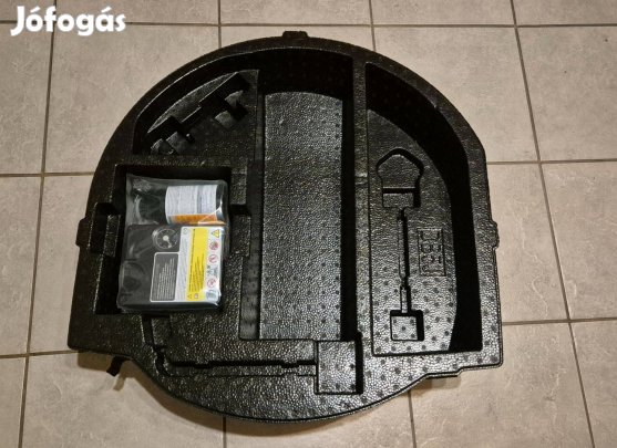 Mazda Pótkerék Szerszámtartó bontatlan defektjavító készlettel A01