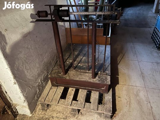 Mázsa eladó 200 kg-os