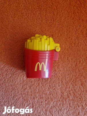 McDonald's régi sültkrumpli figura, táncoló kislánnyal