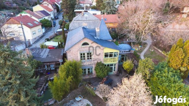 Mecsekoldalban 1899-es építésű villa, történelmi hangulat és elegancia