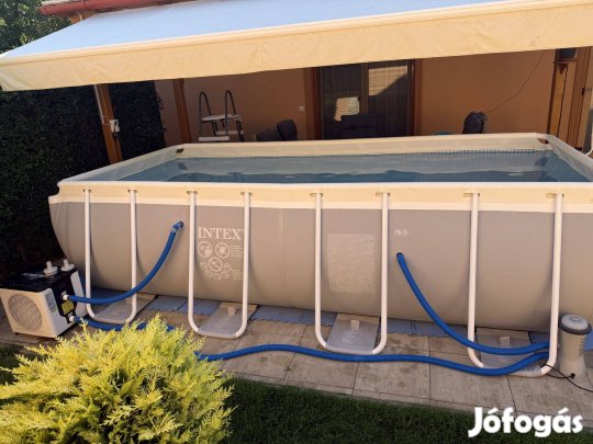 Medence ,hőszivatyúval