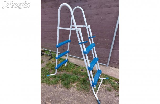 Medence létra. 145 cm magas. 150 kg terhelhető