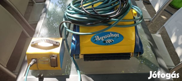 Medence robot eladó.