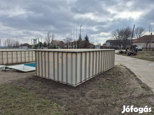 Medence szögletes sarokkal 