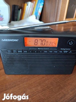 Medion világvevö rádió a képen látható.