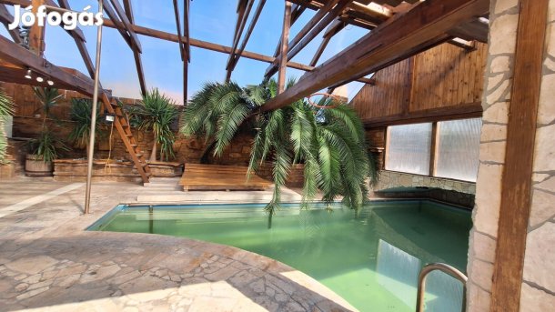 Mediterrán családi ház wellness résszel Jászberény központjában eladó