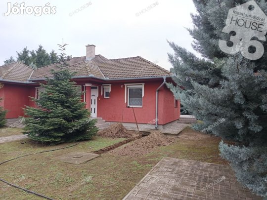 Mediterrán otthon Hetényegyházán várja új tulajdonosát!