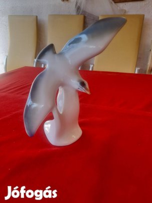 Még egy porcelán madár eladó