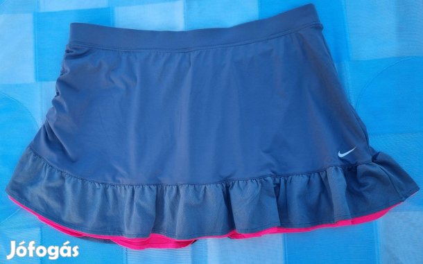 Még egy szép Nike tenisz (padel vagy pickleball, hockey stb) szoknya M