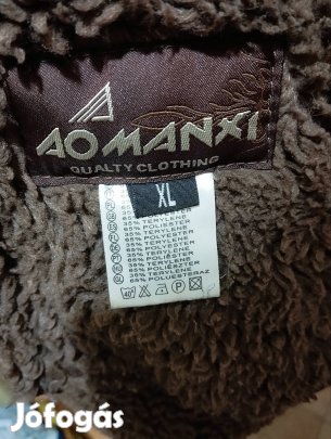 Még itt a tél férfi szörmés kabát.