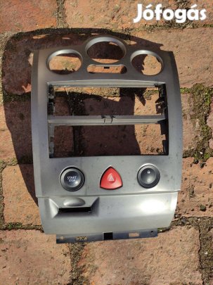 Megane 2 középkonzol burkolat kapcsolókkal