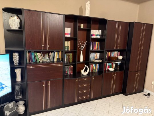 Megkímélt Szekrénysor eladó