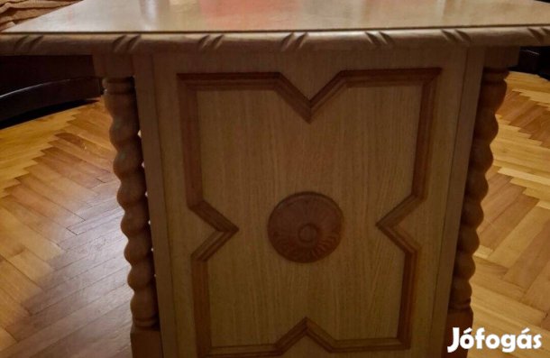 Megkimélt allapotban lévő szekrenysor