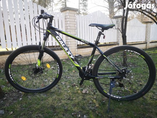 Megkímélt állapotú Galaxy Cross Trekking kerékpár (27,5 col kerék)