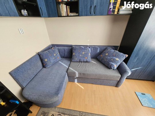 Megkímélt állapotú ágyazható sarokkanapé eladó