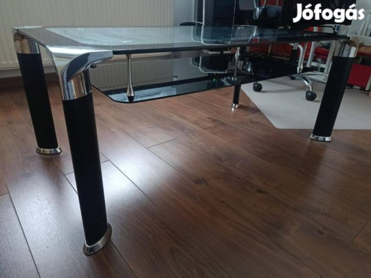 Megkímélt üveg dohányzóasztal eladó
