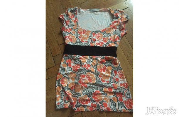 Megkötős mintás felső