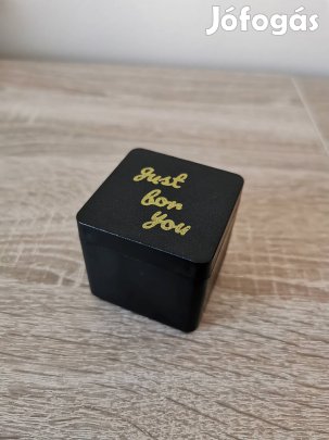 Meglepetés ajándék doboz?