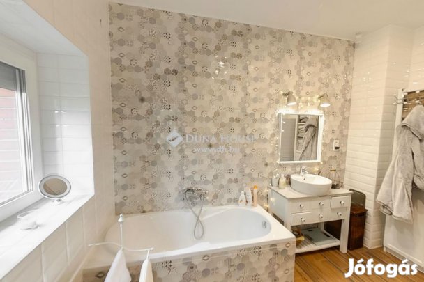 Megvalósult álom luxus kivitelben 8 hektáros erdős területen!