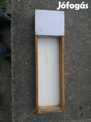 Méheknek szirup etető doboz fából