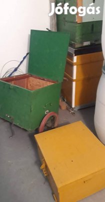 Méhkaptár, rajláda, anyanevelő