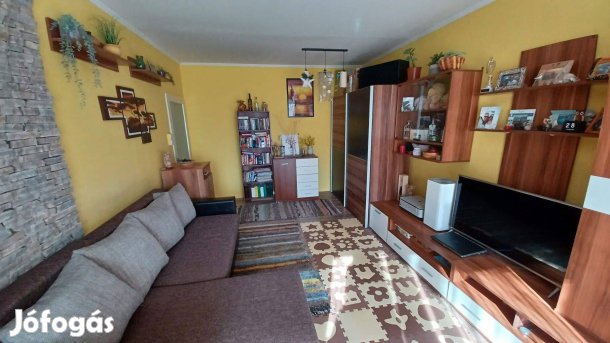 Melinda úti 2. emeleti lakás