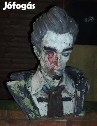 Mellszobor fellelt állapotban eladó