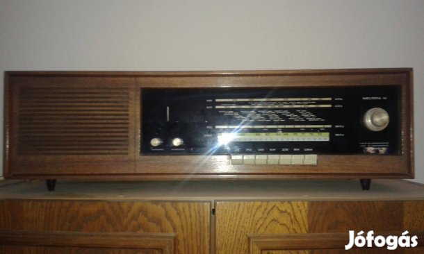 Melodia 16 típusú antik rádió