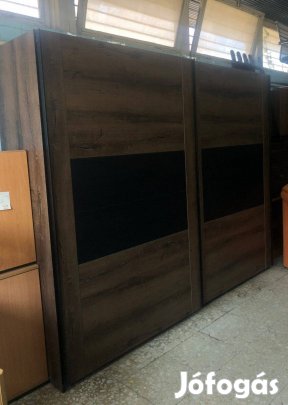 Melvele nagy tolóajtós gardrób szekrény