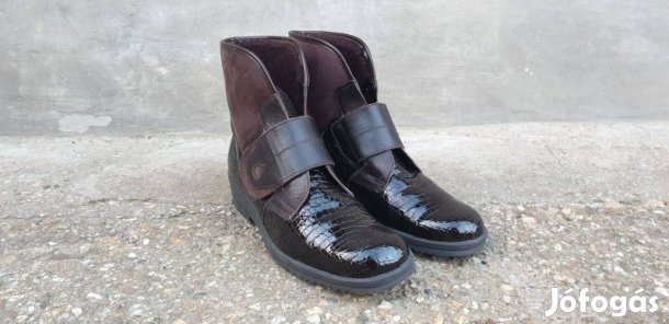 Mélybarna Aerosoft félig lakk csempe mintás bundás női bokacsizma - 42