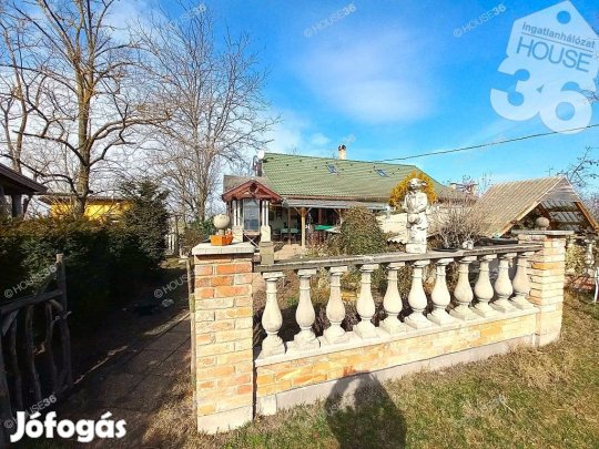 Melyet csupa zöld ölel körül!