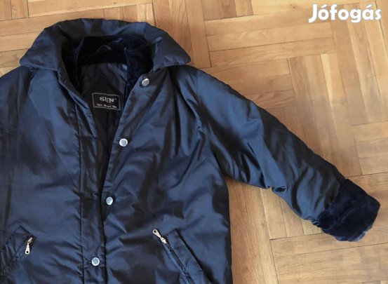 Mélykék bélelt kabát bársonnyal