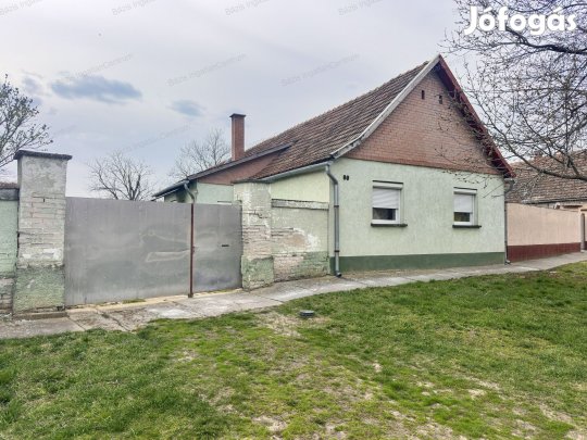 Mélykút, azonnal birtokba vehető, 124 nm-es családi ház eladó