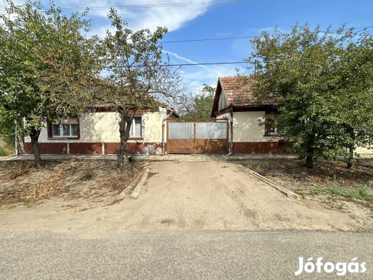 Mélykút, azonnal birtokba vehető, 56 nm-es családi ház eladó
