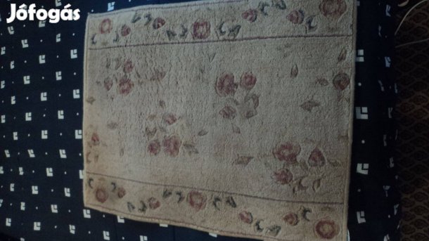 Mélytisztított kis szőnyeg