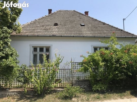 Mencshelyi eladó 126 nm-es ház